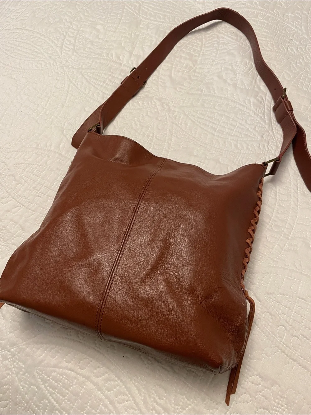 Lucky Brand Brown Leather Hobo Shoulder Bag with Magnetic Closure Great Shape